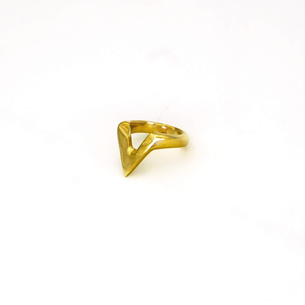 V-Shape Brass Ring for Men & Women | Nyeupe